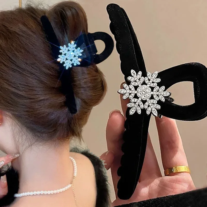 

Black Velvet Snowflake Hairpin Autumn and Winter Temperament Grab Hair Claw for Women Advanced Sense BB Hair Clips Headdress