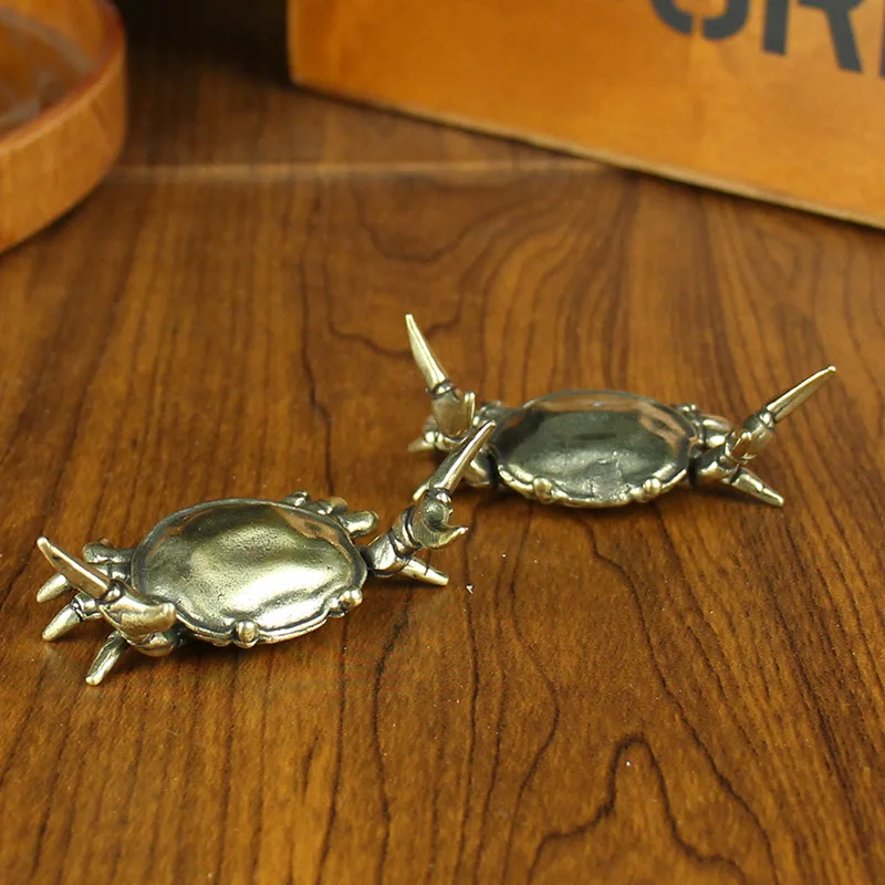 1Pc Brass Weightlifting Crab Ornaments Office Pen Holder Pure Copper Metal Crafts Creative Bronze