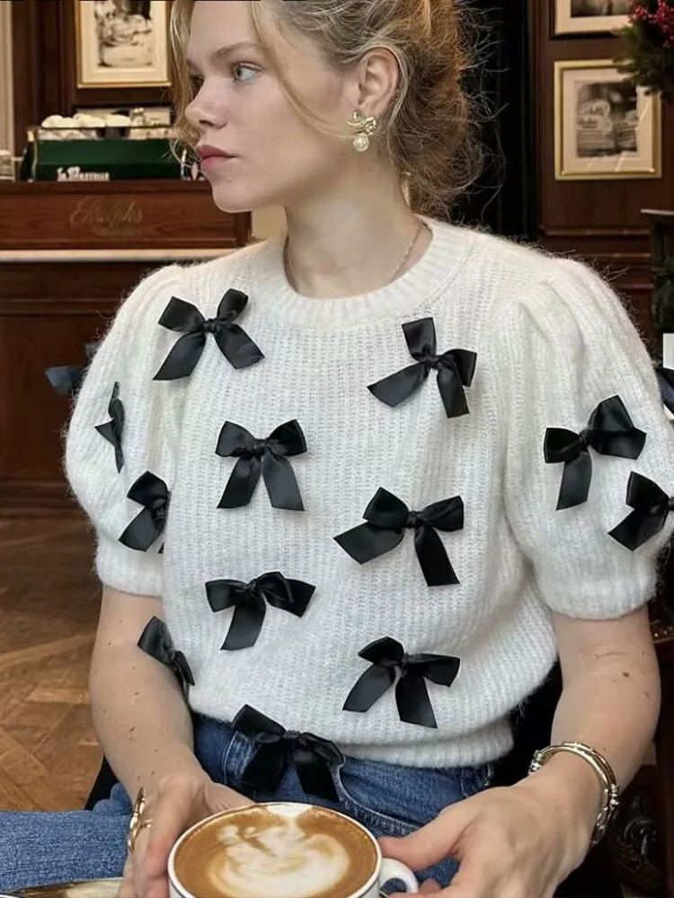 Letni sweter damski z kokardą, krótki rękaw, retro okrągły dekolt, dopasowany krój, styl streetwear, krótki dzianinowy top.