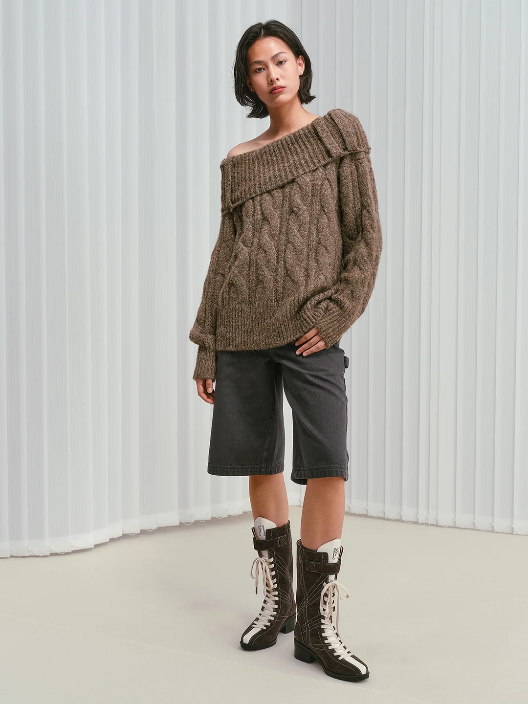 

Свитер Laid-ba Texture Retro с одним открытым плечом и косым воротником, удобный, свободного кроя, однотонный, осенне-зимний, женский трикотаж