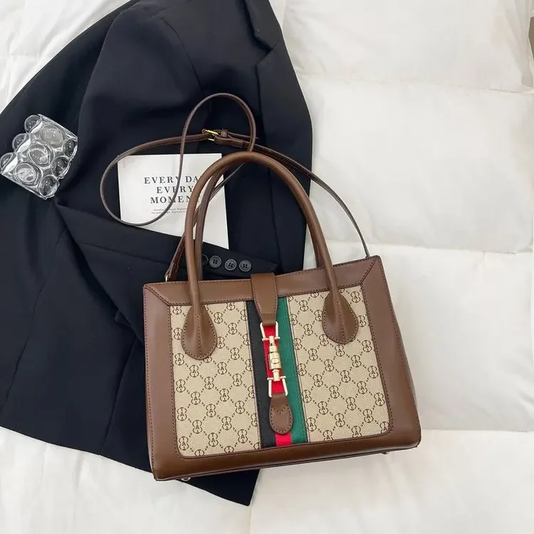 

2026 New Classic Printed Portable Shoulder Crossbody Bag Women's Daily Versatile Shopping Bag Tote Women's Bag