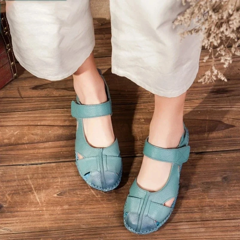 2025 Chaussures لوحات الصيف تنفس صندل مسطح أحذية الصنادل للنساء أحذية جلدية بدون كعب حقيقية