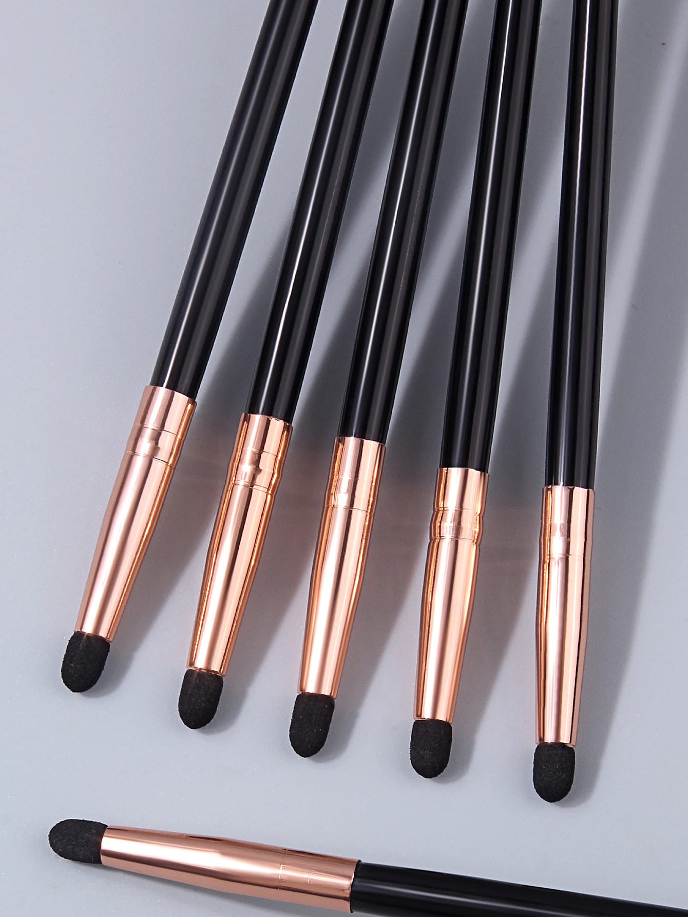 1 Stück/6 Stück Schwamm-Make-up-Pinsel-Set, Unisex, Concealer-/Lidschatten-/Tränenrinnenpinsel für flüssiges und cremiges Make-up, ideales Kosmetikgeschenk – Detail 3