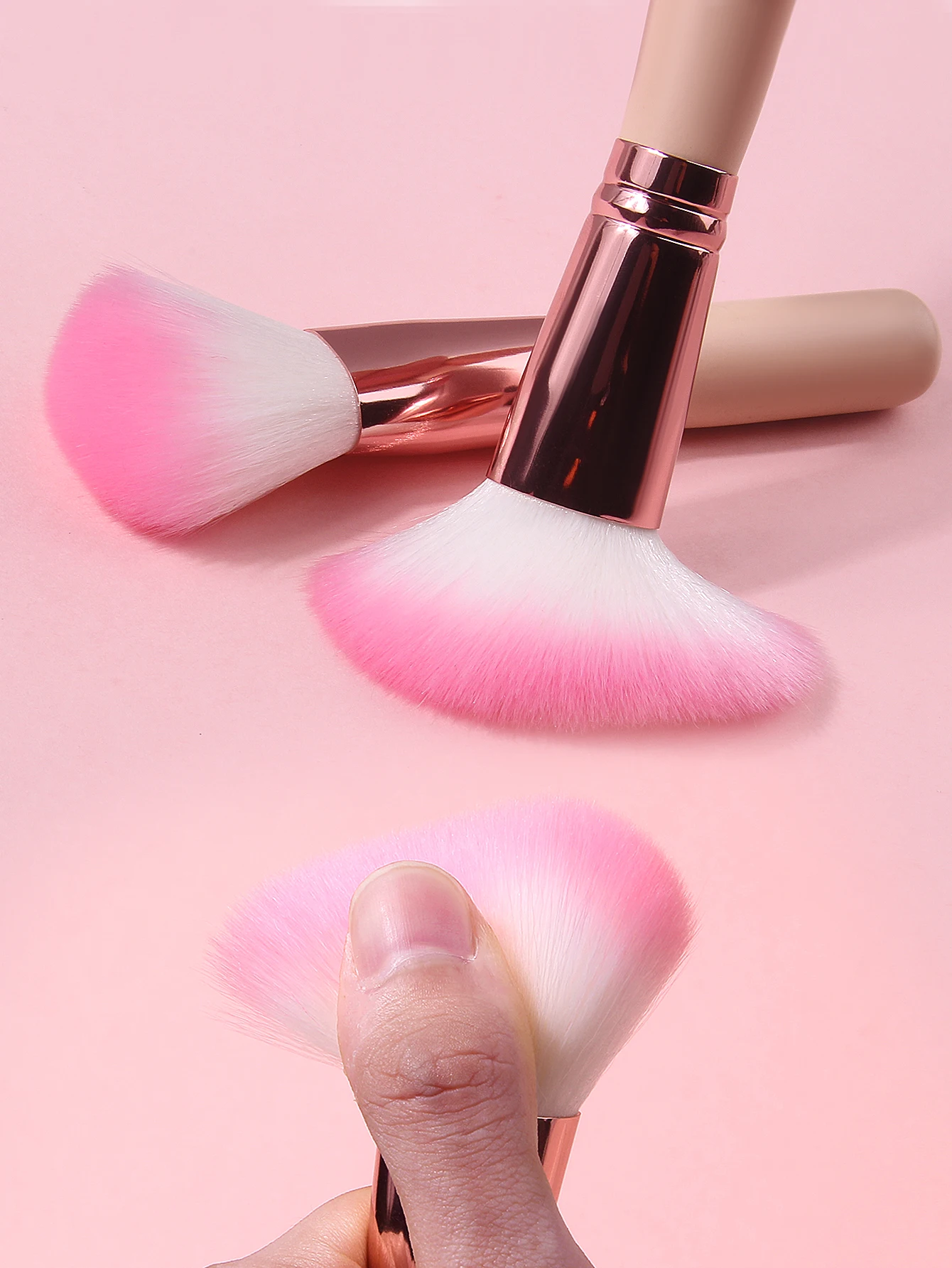 2 szt. wielofunkcyjnych pędzli do makijażu, pędzel do pudru sypkiego w kształcie łuku, pędzel do różu, pędzel do rozświetlacza, miękkie włókno, narzędzie kosmetyczne