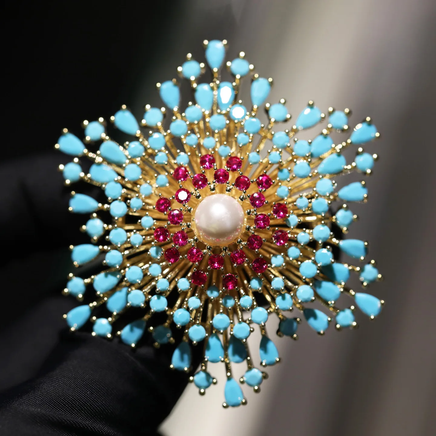 New High end Retro Turquoise Blue Flower Brooches Luxury Design Micro-inlaid Zircon Pearl Accessory Pin Mother's Day Gift ﻿