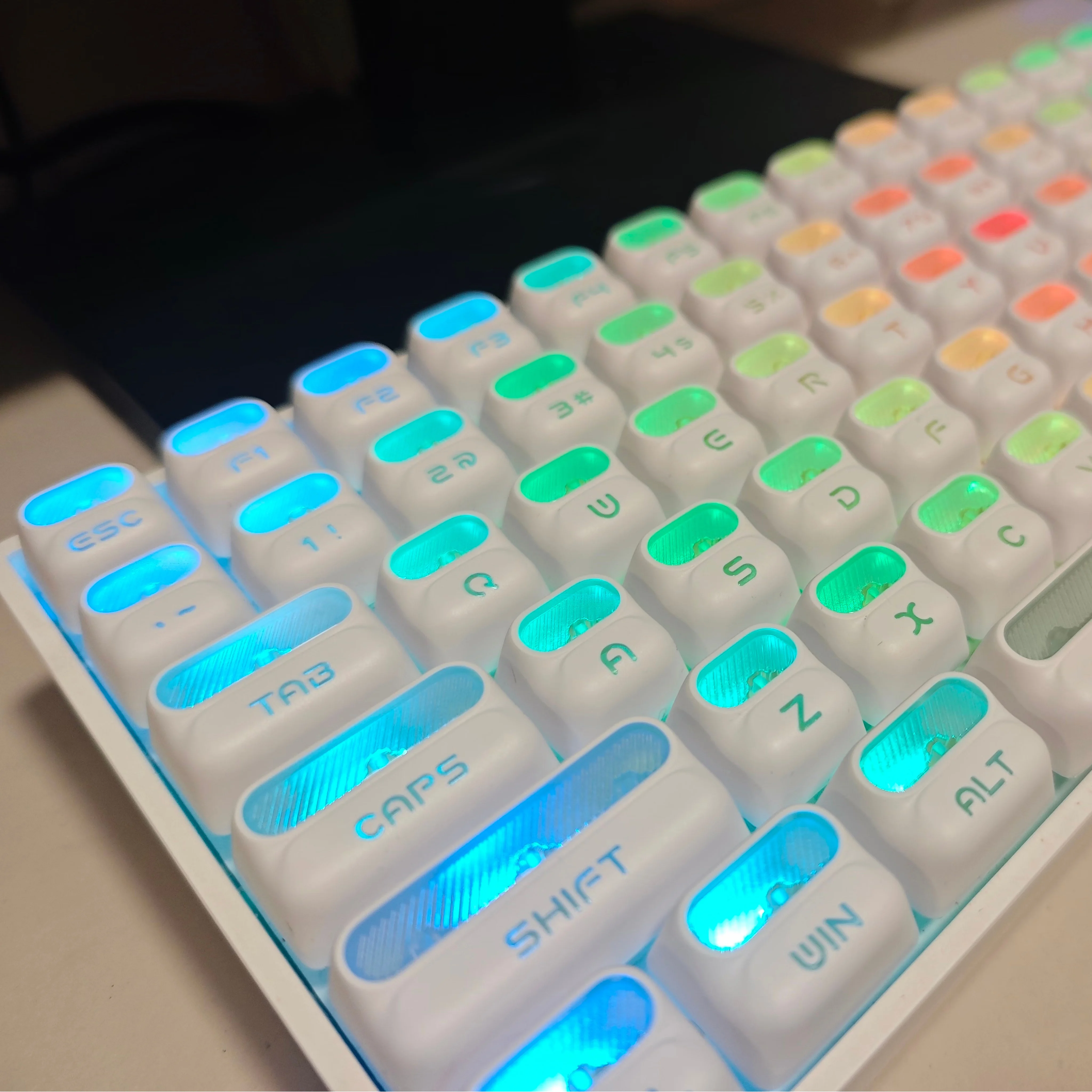 135 touches, motif d’astronaut - Gaming Keyboard Top avis et prix