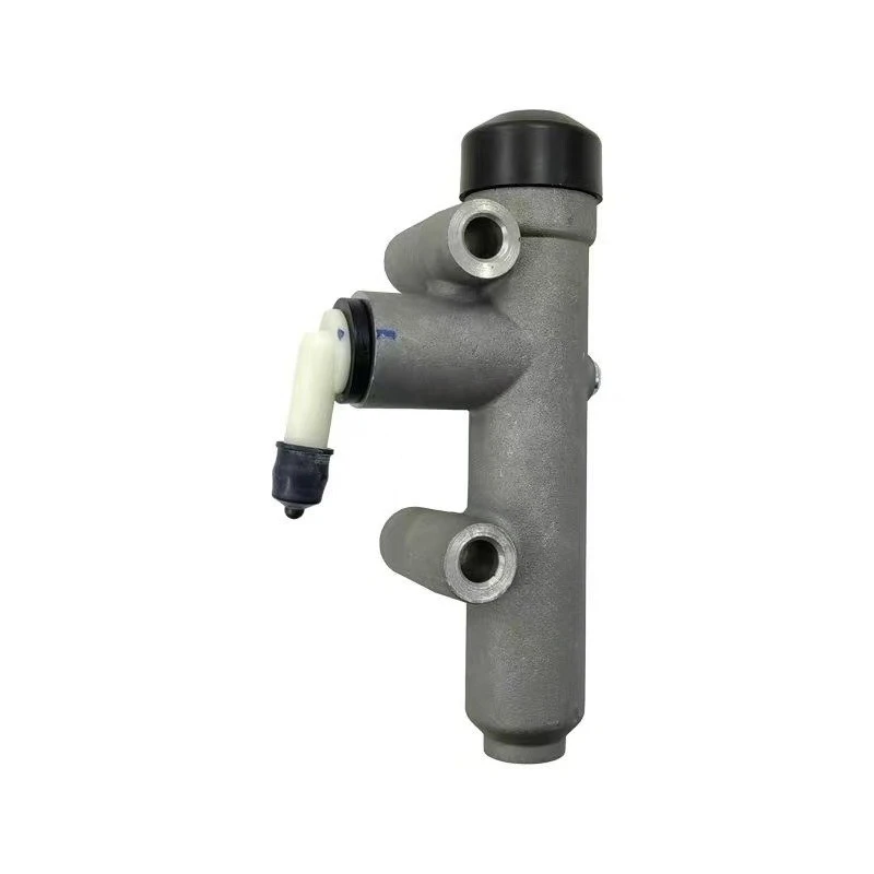 For Isuzu Qingling FTR FVZ FVR Fire Truck Clutch Master Cylinder
