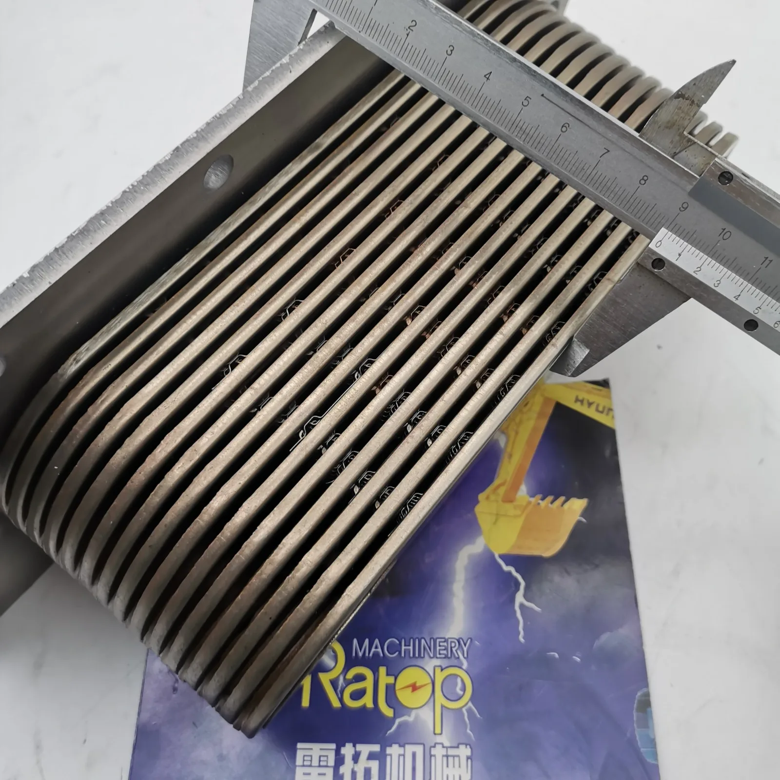 

Деталь дизельного двигателя машинного оборудования для ISC QSC ISL QSL 6L масляный радиатор 5284362 12P 15P