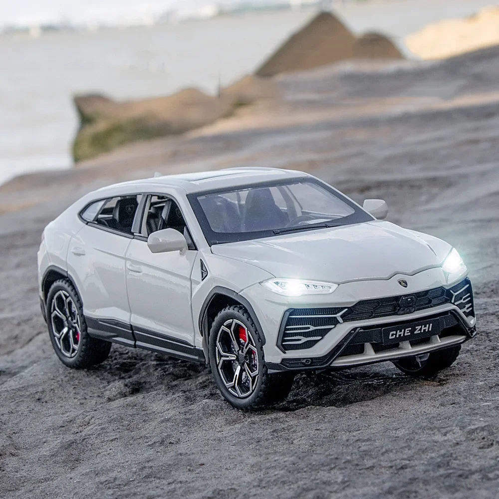 1:24 URUS Metal Diecast Model Car Toys Pull Back Sound Light Doors Opened Shock Absorption Ornament Vehicle Toy Models Kids Gift