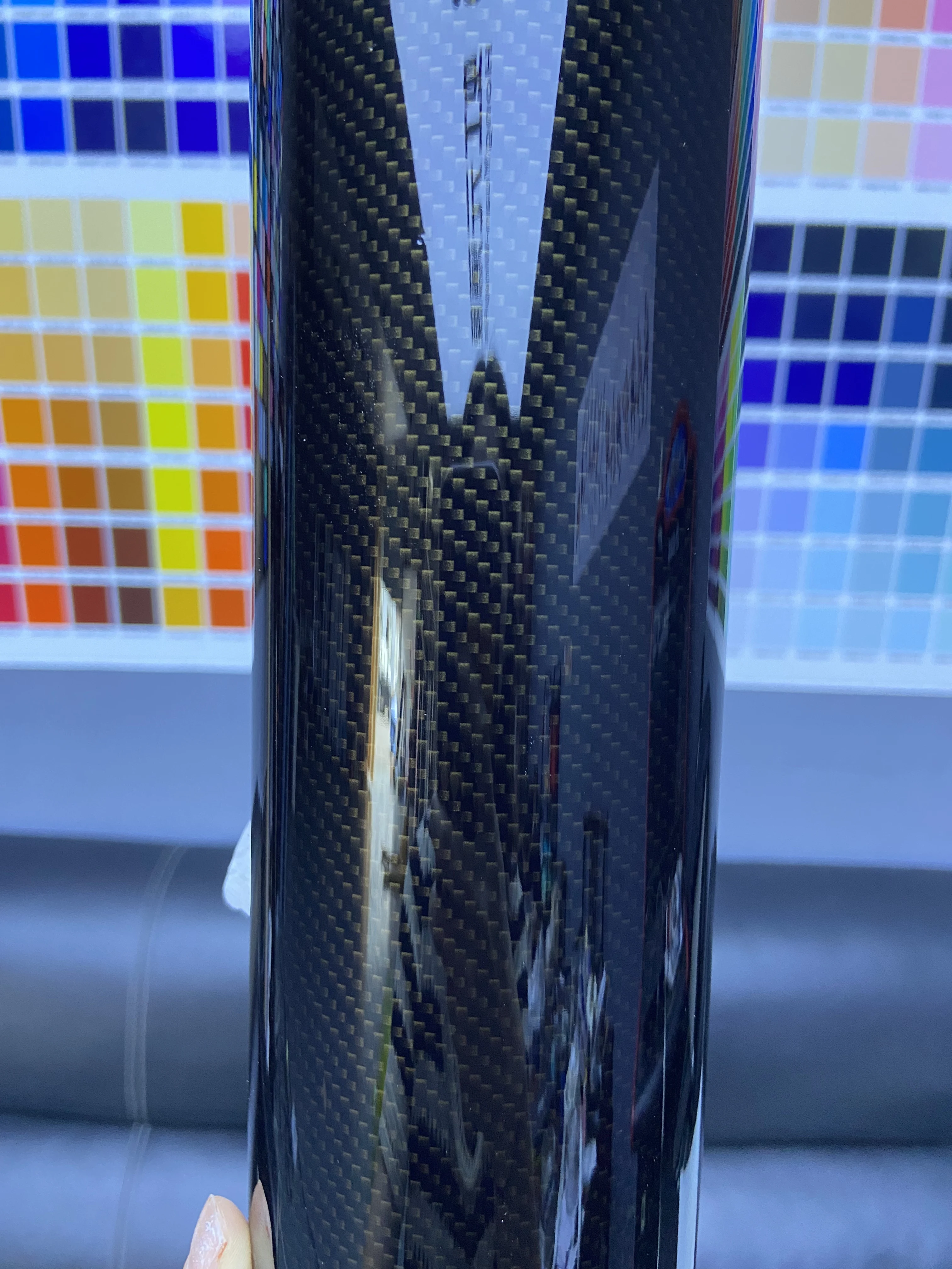 عالية اللمعان الذهب الأسود 8D ألياف الكربون سيارة التفاف لاصق غشائي لضبط السيارات ملصقات لاصق الفينيل لغطاء دراجة نارية الشارات