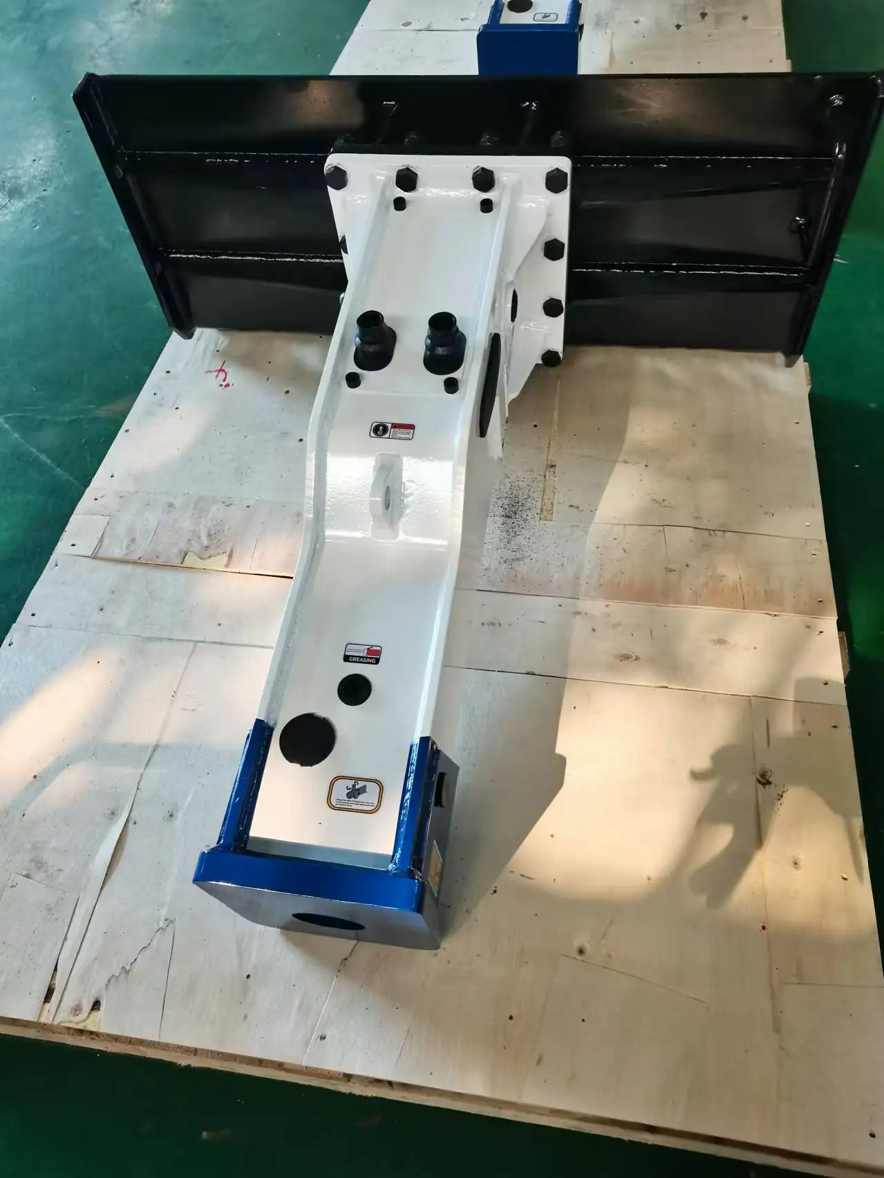 Premium Quality Box Type Hydraulic Breaker Color customizable 42CrMo for Skid Steer Loader