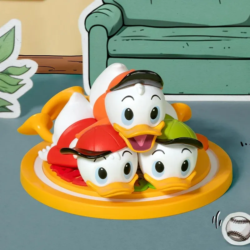 POPMART mainan kotak buta seri ulang tahun Disney Donald Duck 90th figur aksi Anime lucu hadiah boneka kotak misteri