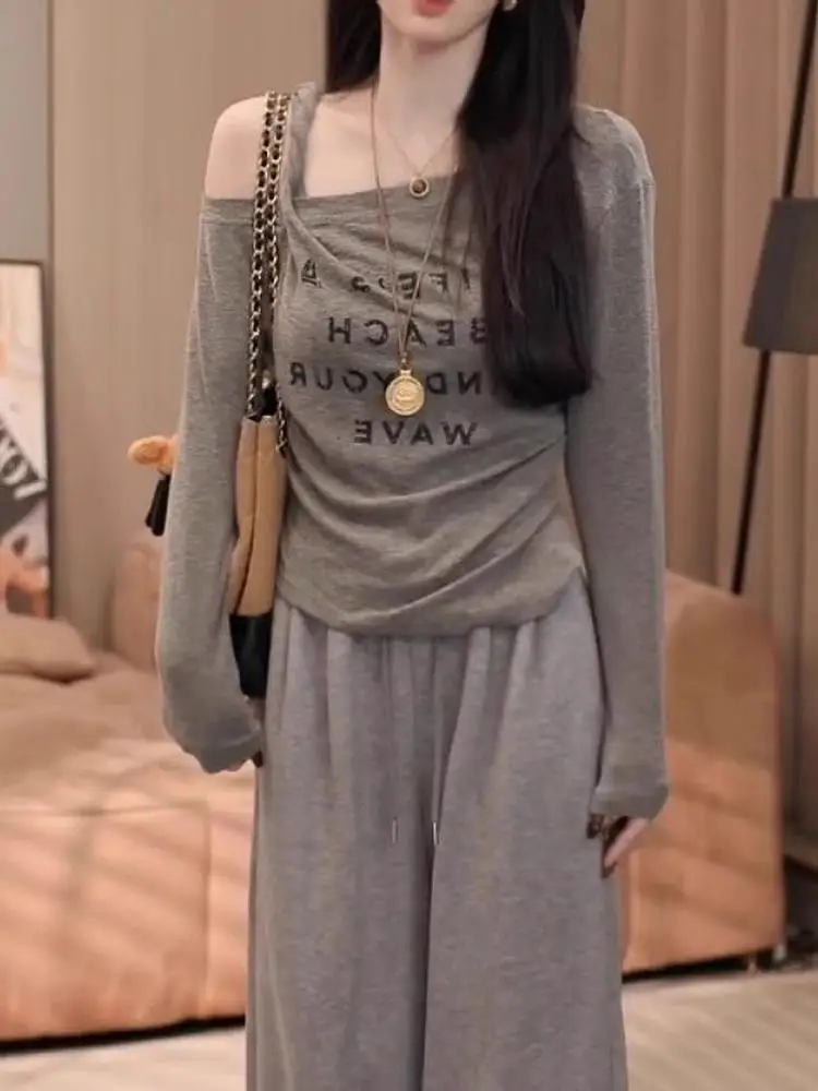 Retro Amerikanischer Buchstaben-Print Asymmetrisches Schulterfreies Langarm-T-Shirt Damen Slim Fit Sexy Basis-Top mit Freiliegenden Schultern