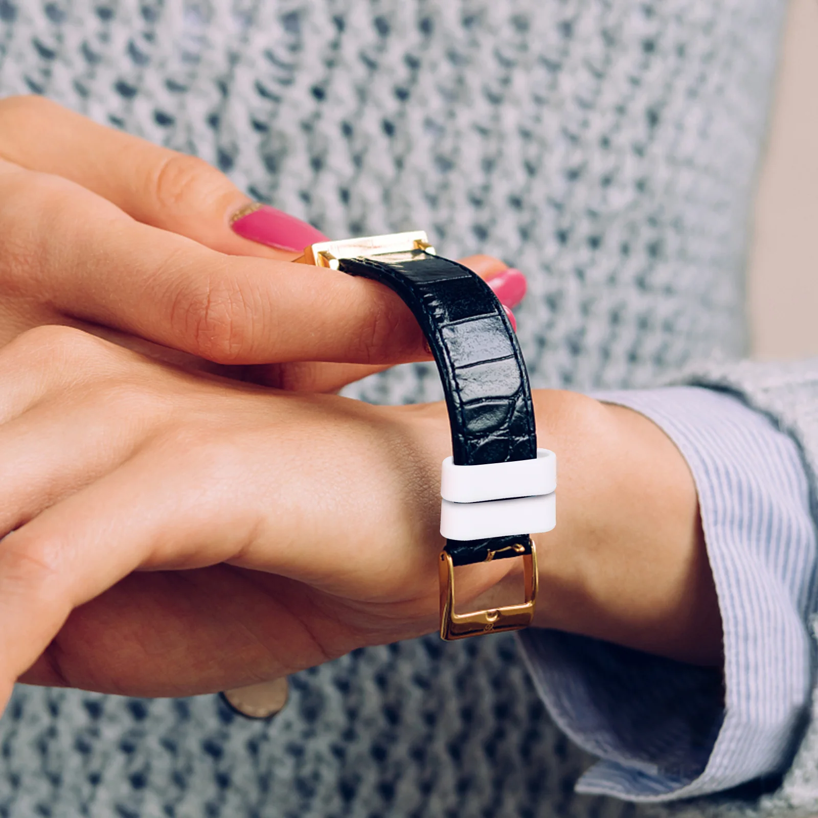 

24Pcs Silicone Watch Band Loops Premium Wear-Resistant Replacement Retainer Smooth Secure Fit for Watch Straps Lightweight