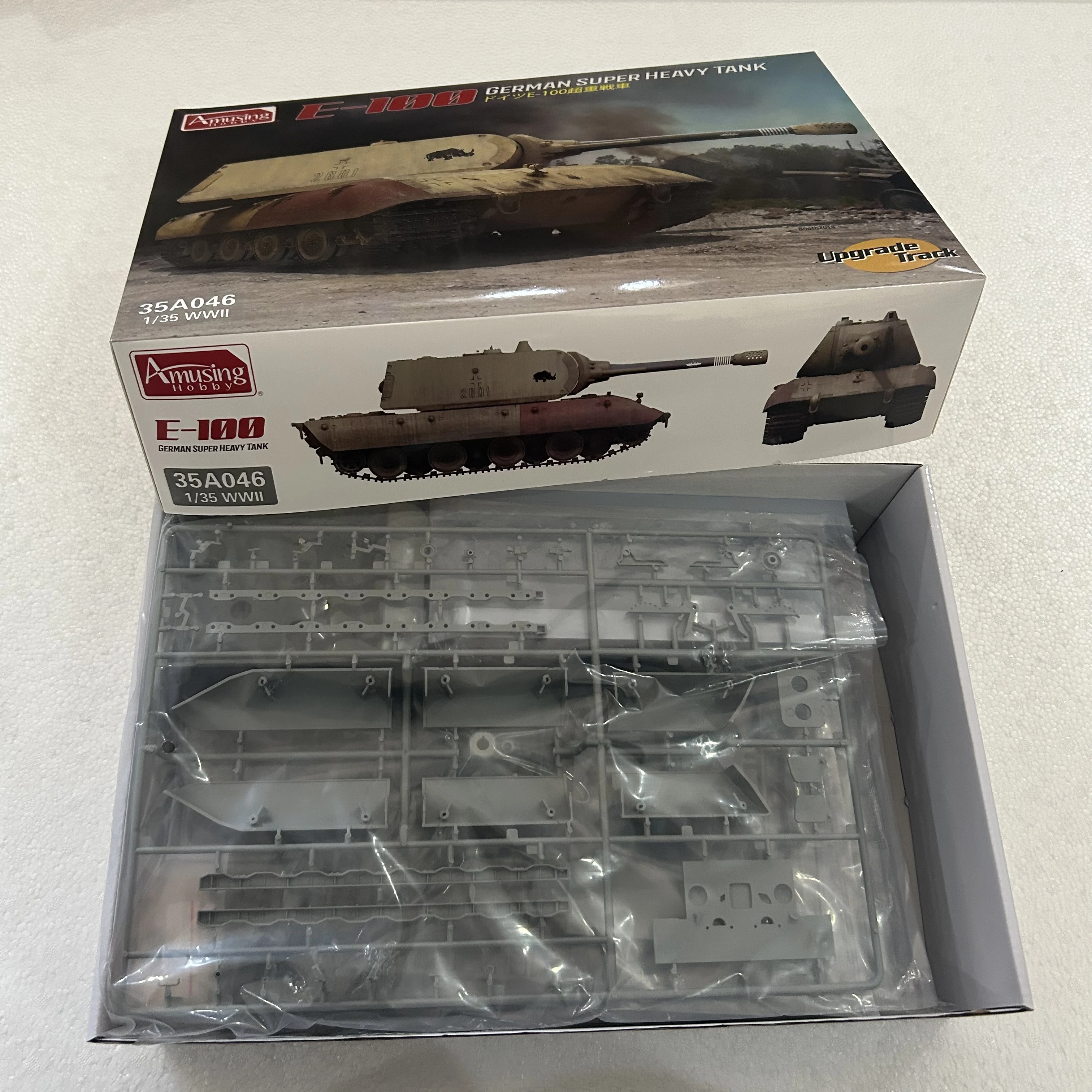 

Комплект пластиковой модели забавного хобби 35A046 1/35 Немецкий сверхтяжелый танк E100 времен Второй мировой войны