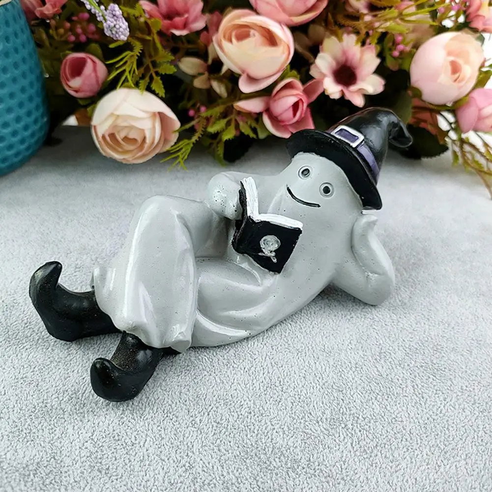 Ghost Ornament for Halloween Spooky Halloween Ghost Ornaments Set for Home Office Decor Resin Sweeping Sitting for Halloween