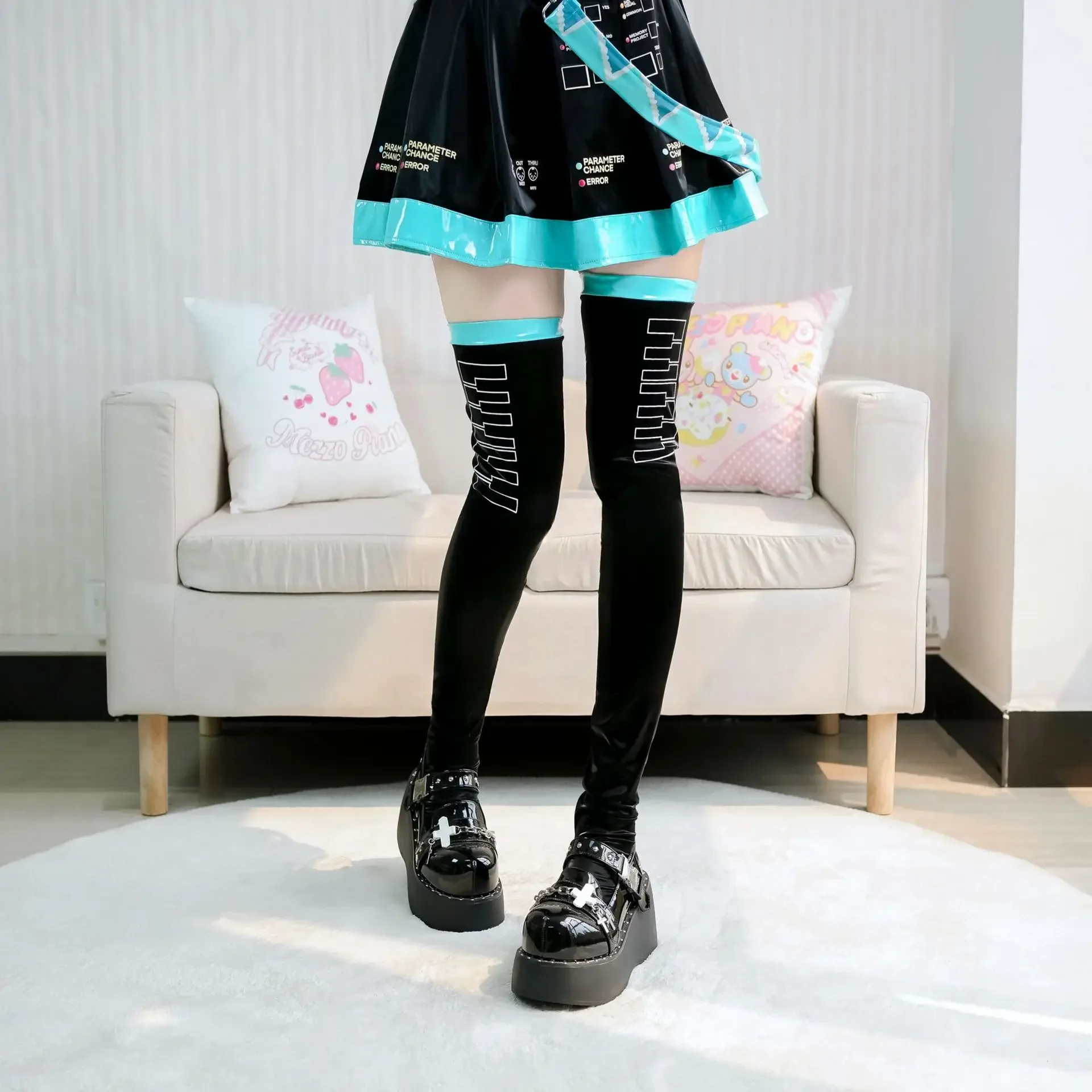 Anime Pu Leder Strümpfe Oberschenkel Socken Cosplay Kostüm Frauen Socken Sexy Unterwäsche Nettes Mädchen Rolle Spielen Outfits