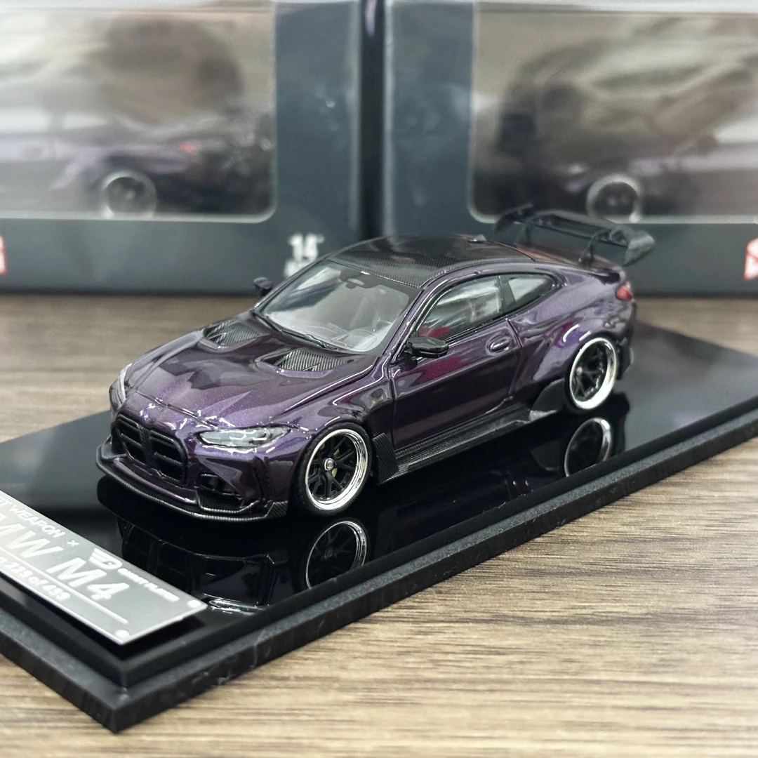 

SW 1/64 G82 M4 фиолетового цвета в коллекции 2025 года, подарочная литая под давлением модель автомобиля