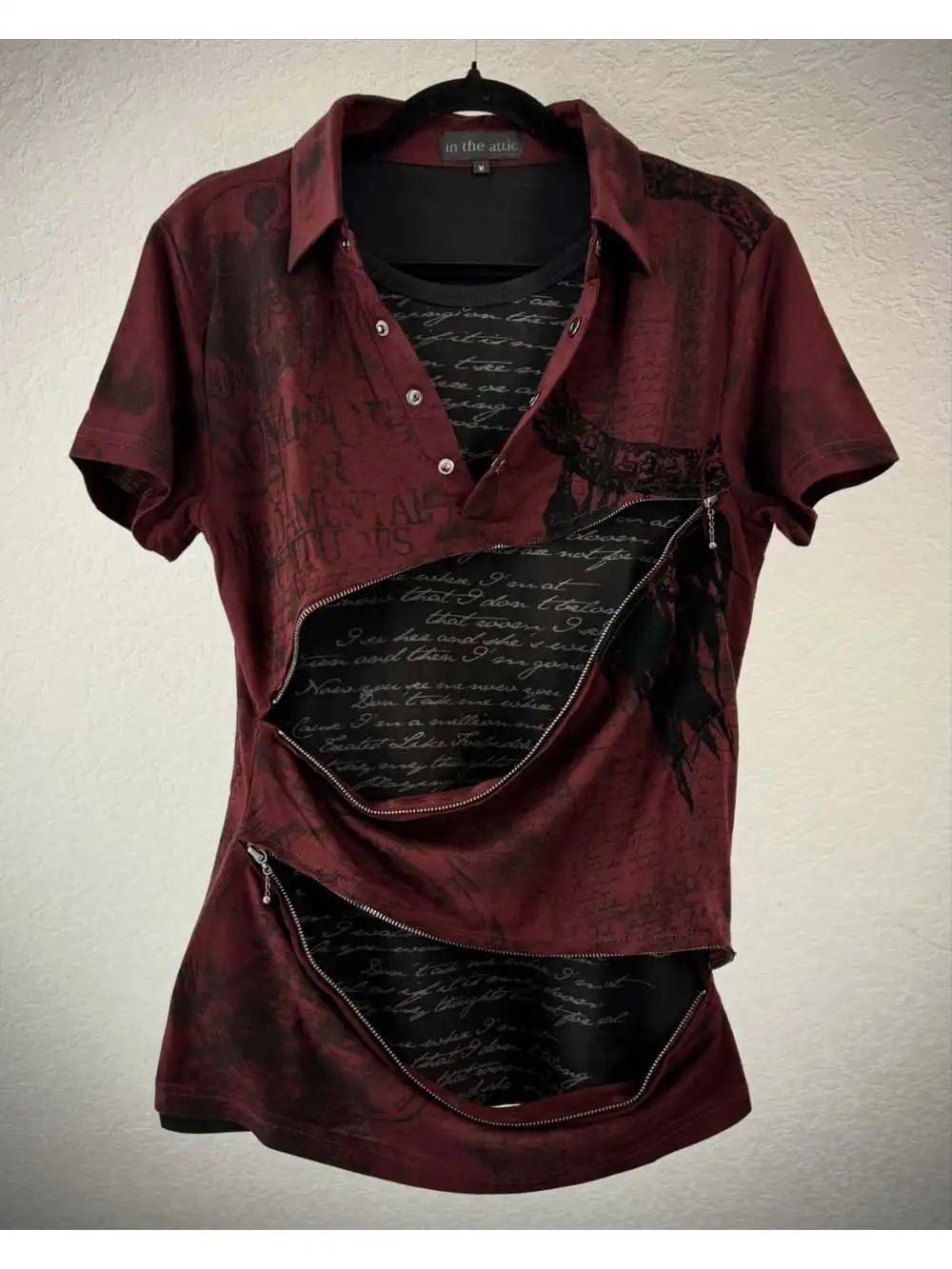 Retro street style two-piece design POLO shirt set Gothic dark wind multi-zipper decorative contrast pattern design T-shirt.