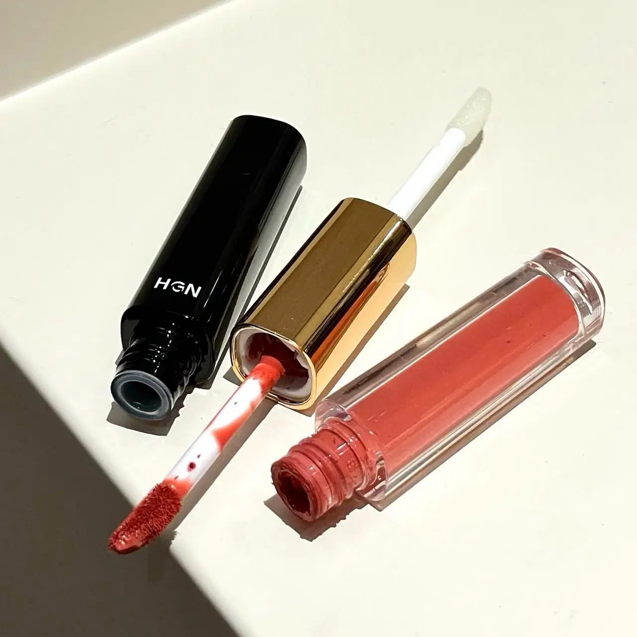 Hgn Doppelseitiger Matter und Glänzender Lipgloss Weicher Matter Taufrischer Glanz Langanhaltende Farbe Aufhellender Hautton Vielseitige Make-up-Stile – Detail 2