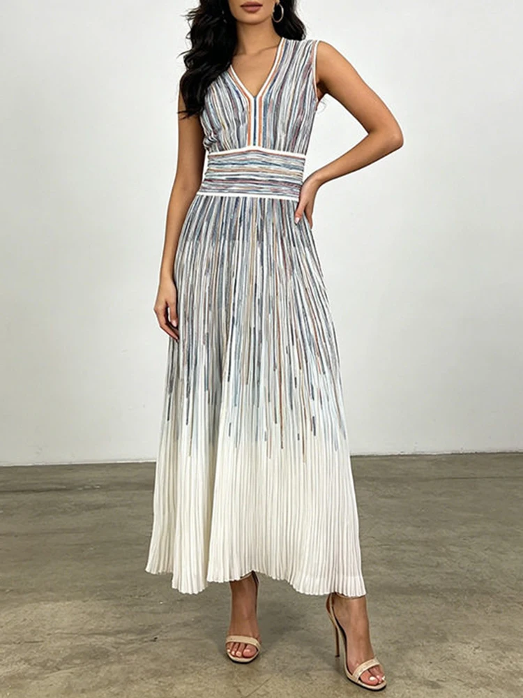 Retro gradient color striped V-neck knitted dress for 2026 summer women's fashion, elastic waistband sleeveless vest skirt