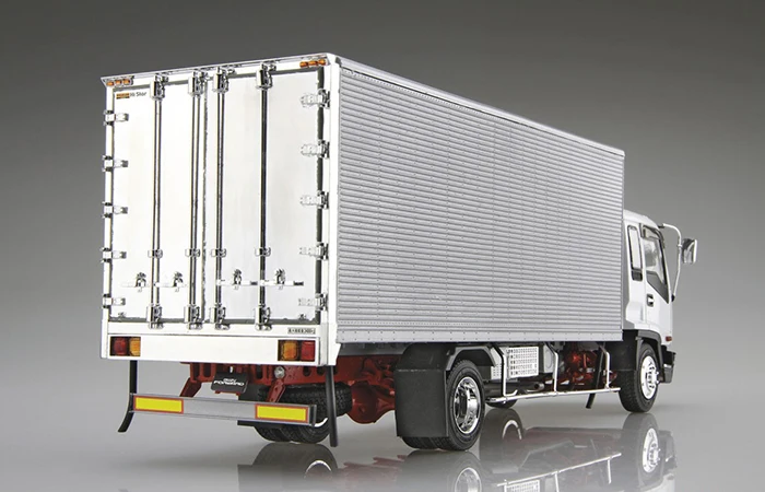 AOSHIMA 1:32 Isuzu Forward High Star refrigerated truck 05920 Limited Edition Static Assembly Model Kit Toys Gift