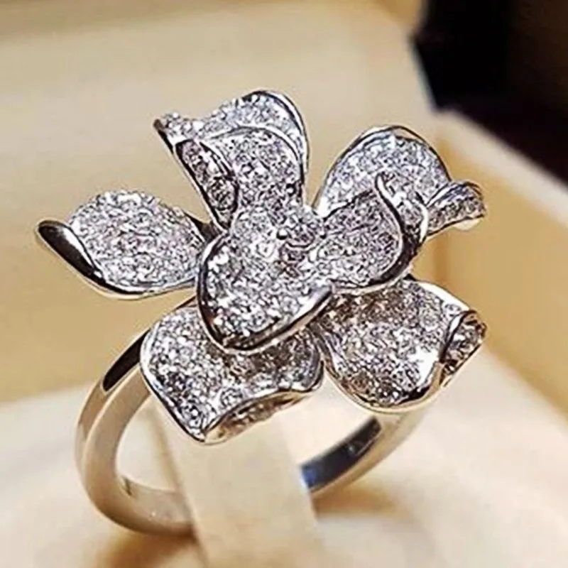 Huitan Full CZ Flower Ring for Women Luxury Silver Color Wedding Bands Aesthetic Ring Party Daily Wear Elegant Accessory Jewelry