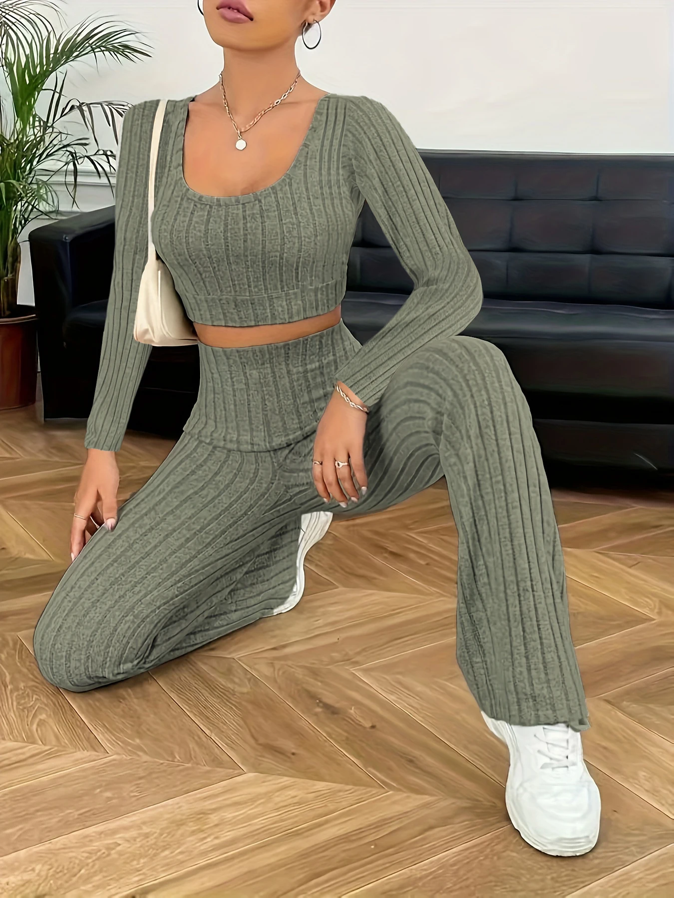 Women's Autumn and Winter Loungewear Set, Sporty Style, Slim Fit, Simple and Comfortable, Long-Sleeved, High-Waisted Pants, Flee 2