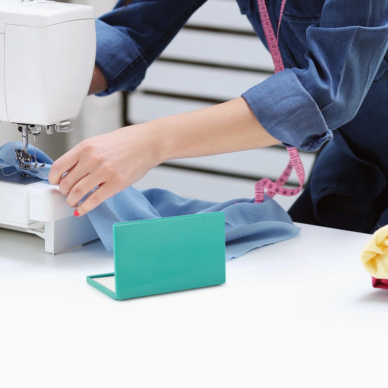 

Magnetic Needle Storage Box Sewing Tool Organizer PVC Material Portable Weak Magnetic Pin Holder Case Container