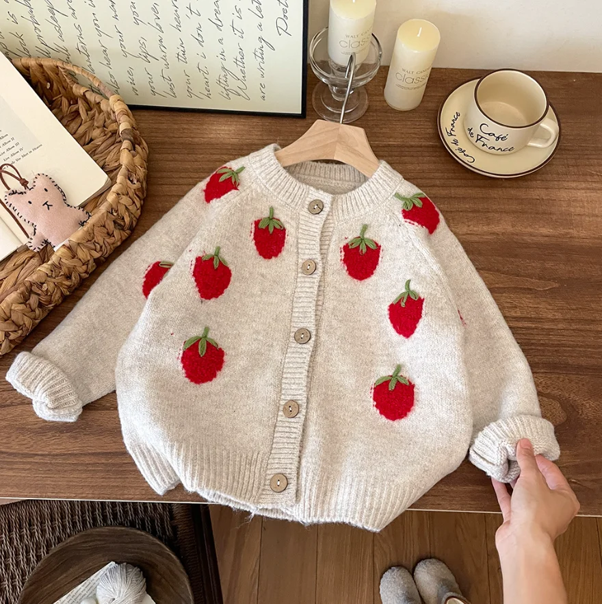 

Girls knitted sweater strawberry Children's Clothing Winter Girls Fashion Knitted Pullover Sweater Kids Spring Knitwear Clothes