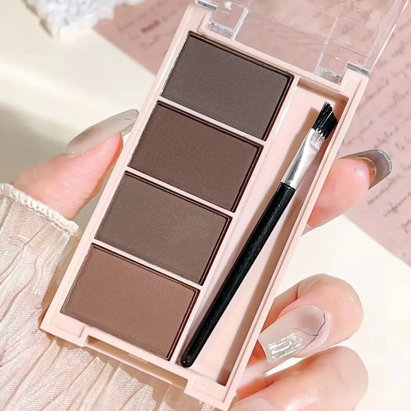 Four-color eyebrow powder, natural three-dimensional eyebrow powder shadow, long-lasting, sweat-proof, non-smudging, daily