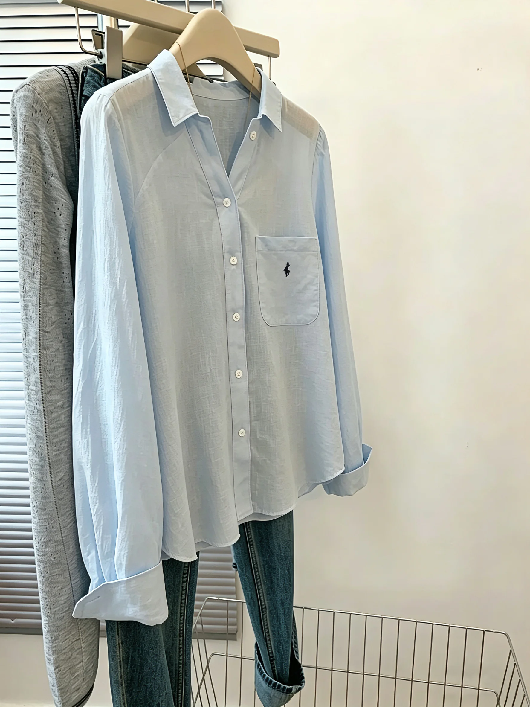 

Loose Fit Long Sleeve V-Neck Blue Shirt Casual Style Men Women Spring Autumn Thin Shirt Korean Design Sensation Fashionable S...