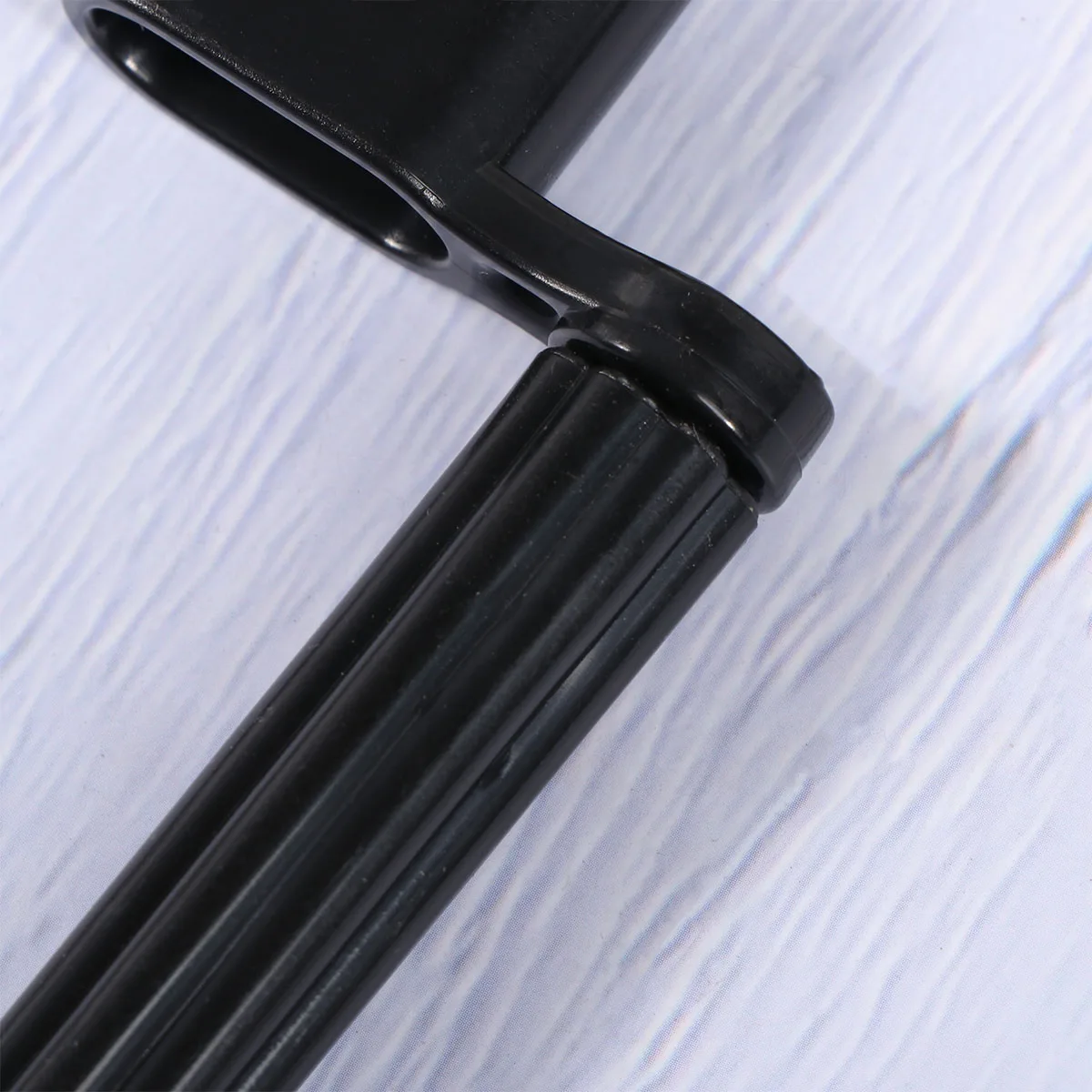 

Black Guitar String Winder Bridge Pin Puller Drill Remover Adapter for Guitar Bass Mandolin Banjo Dobro Ukulele Portable