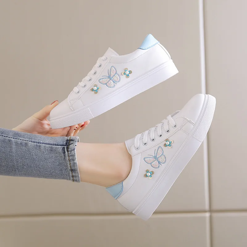 Women Running Shoes 2024 new Spring Autumn Fashion White Breathable Embroidered Flower Lace-Up Casual Sneakers Zapatos De Mujer