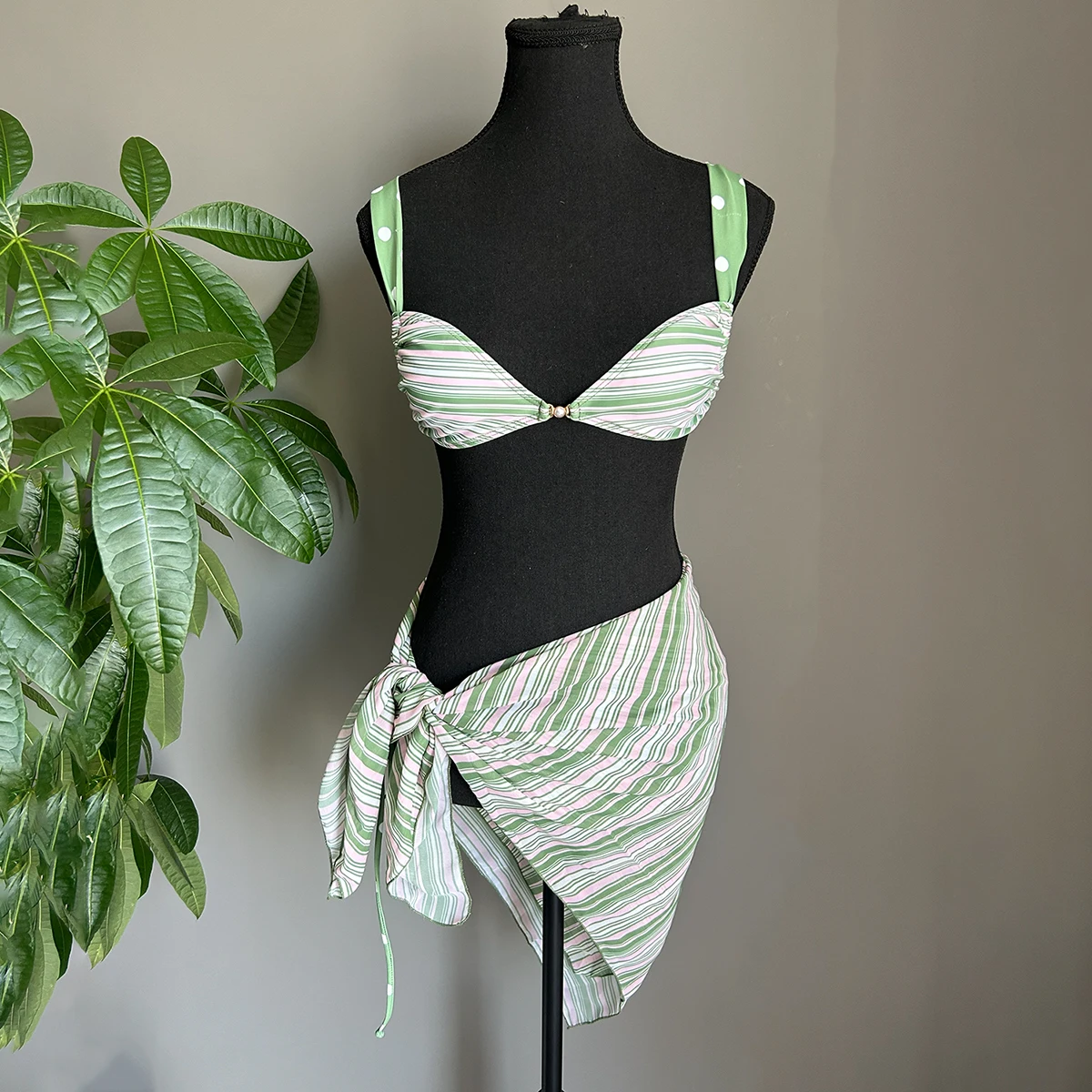 3 Pieces Women Swimsuit Swimwe - огляд і ціна Printed Wrap Skirt