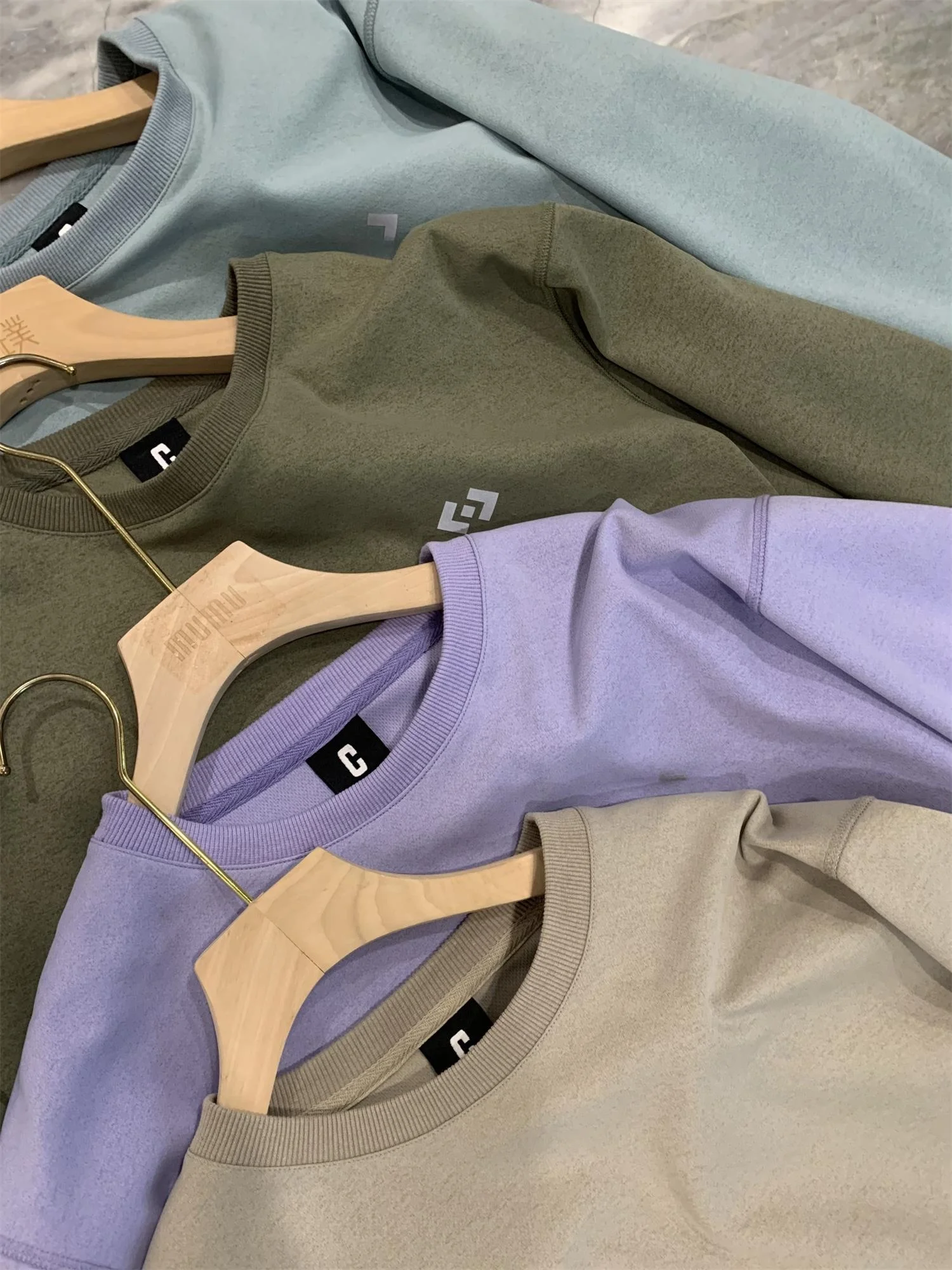 

Nordic Sle Men's Long Sve round Ne Sweatirt Breathable Reflective Design Cany Goods Pure Color Versatile Base Layer