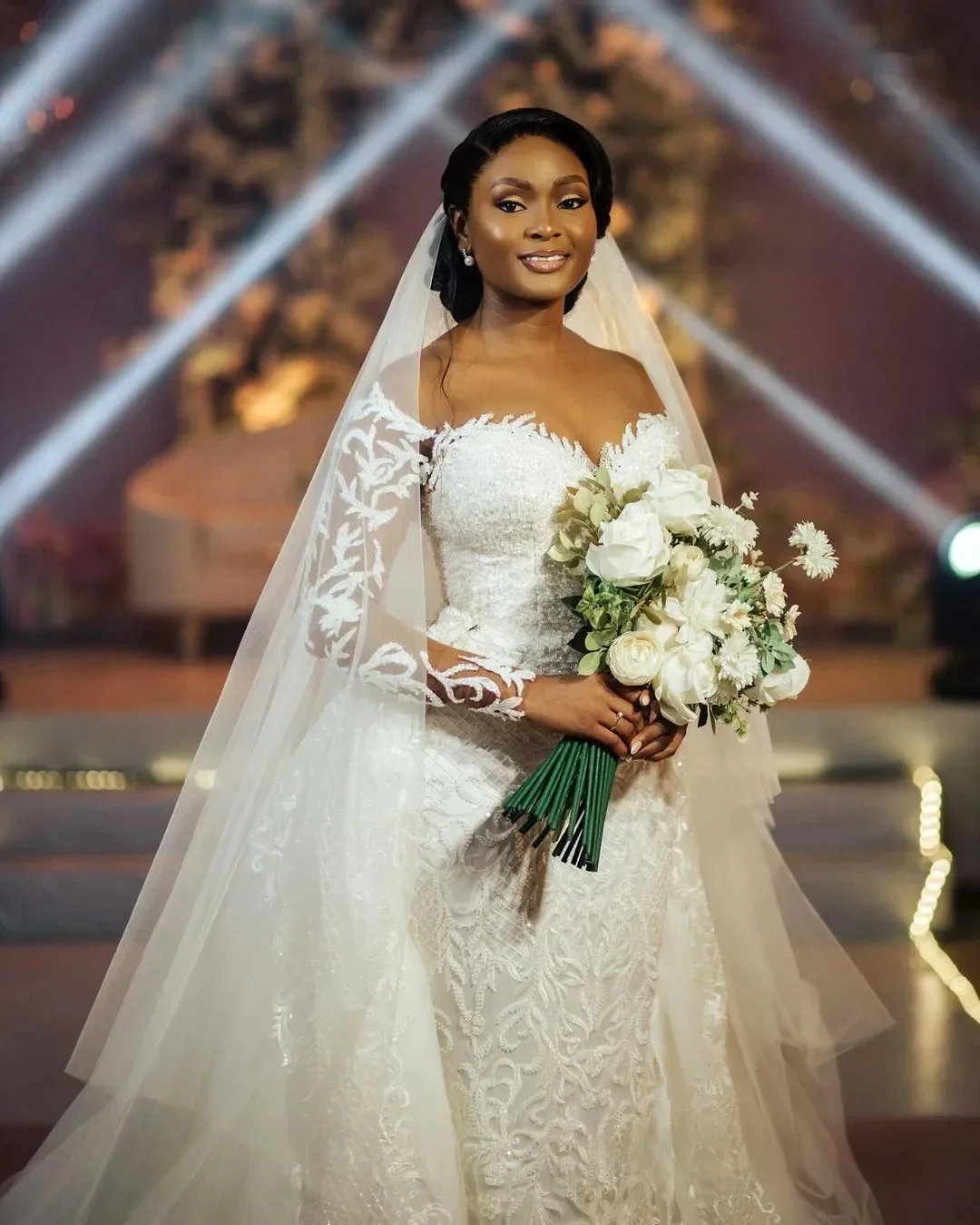 Abito da sposa Aso Ebi personalizzato taglie forti Treno staccabile Illusione Sirena Collo trasparente Maniche lunghe Abiti da sposa in tulle di pizzo