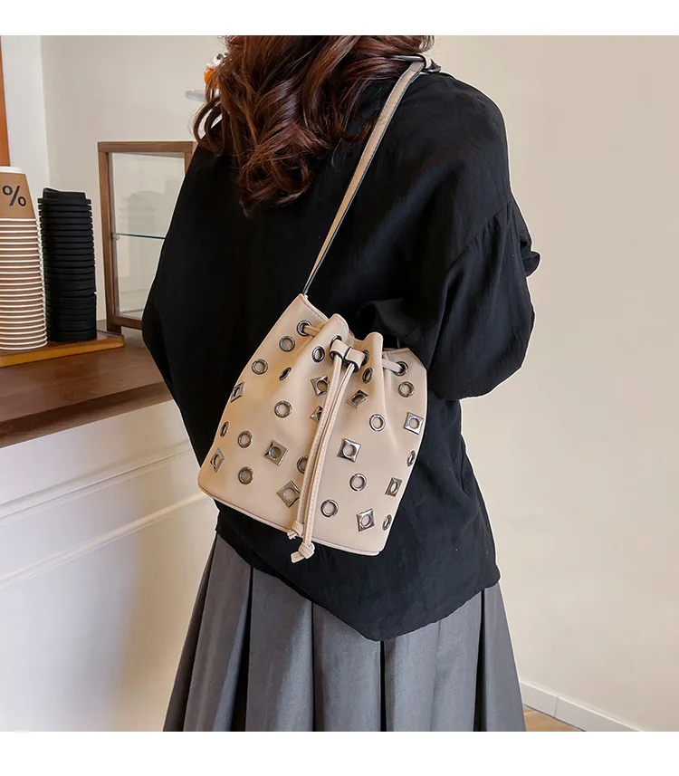 

2025 Women's Large Capacity Crossbody Bag PU Leather Multi-way Shoulder Purse Lightweight Work Tote for Daily Commute Office Use