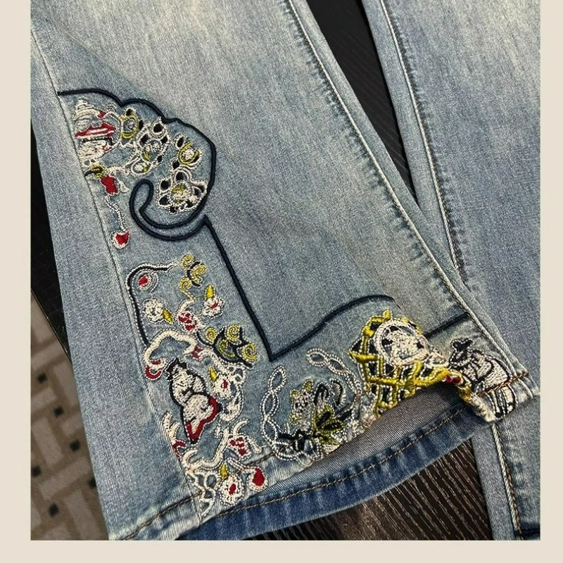 Lässige, jugendliche, bestickte Jeans mit weitem Bein für Damen, 2026, Herbst, hoch taillierte, schlankmachende, elegante, vielseitige Hose mit geradem Bein