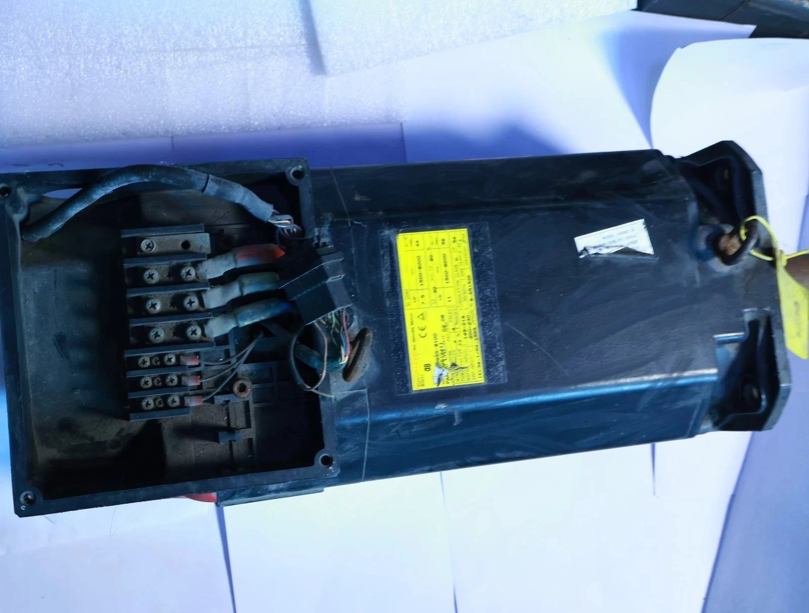 

A06B-0257-B401 Для FANUC A06B-0257-B401 Б/У серводвигатель переменного тока