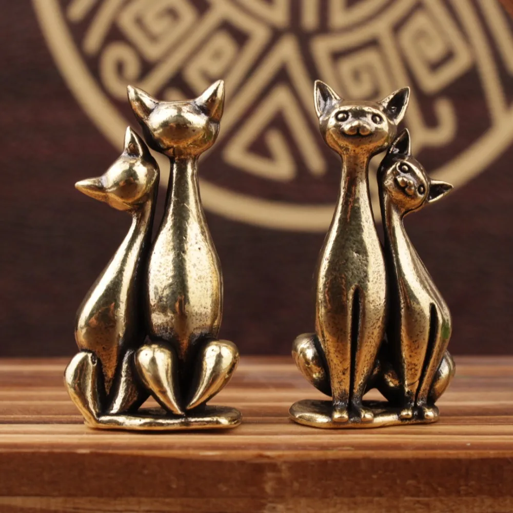 

Couple Cat Ornament Vintage Brass Sculpture Art Piece Intertwined Loving Cats Artwork for Home Office Cat Statue Home Decoration