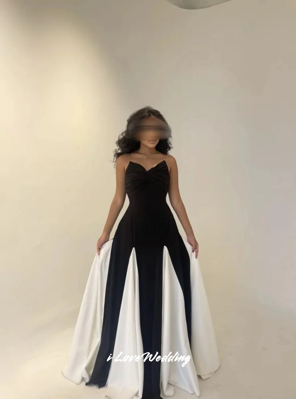 Woman V-Neck Prom Dresses 2025 Satin Sleeveless A-Line Black White Elegant Pleated Floor-Length Wedding Party Dresses Customized