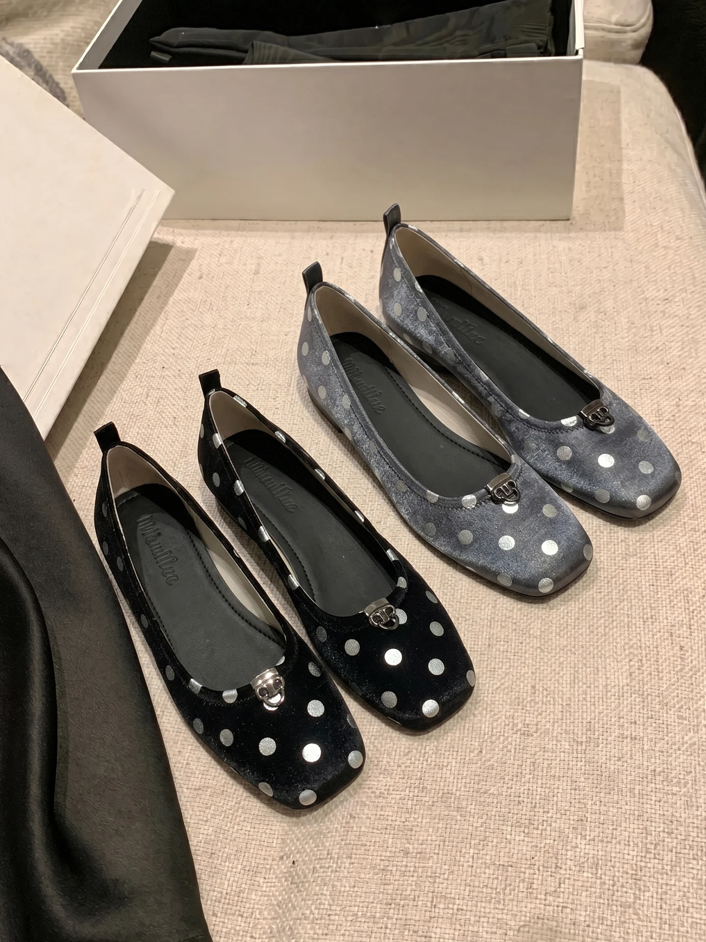 black-and-white-polka-dot-genuine-leather-mary-jane-shoes-women's-style-2026-new-model-internal-heightening-slip-on-ballet-flats