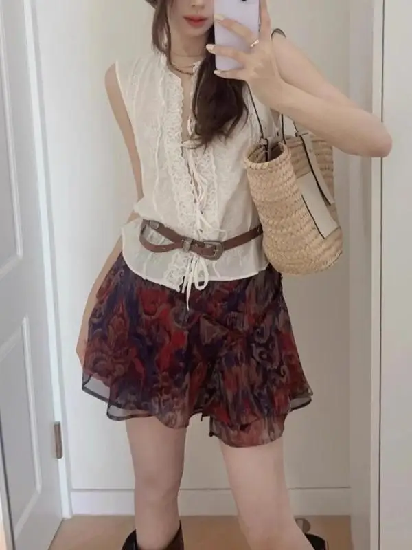 Lente Zomer Nieuwe Collectie vrouwen Sweet ort Svel Geborduurd Vest Top Knoop Versierd Bovenkleding 2025