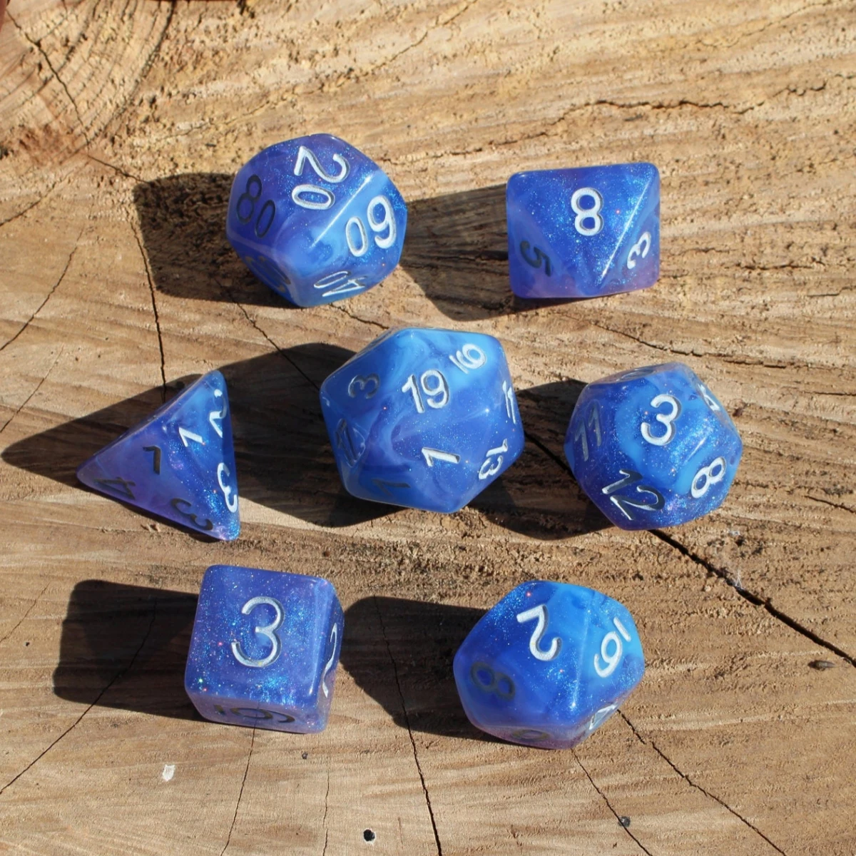 Juego de dados de cielo estrellado de galaxia azul y blanca para DND, mazmorras y dragones, juegos de mesa D & D RPG, juego de rol de mesa, 7 piezas