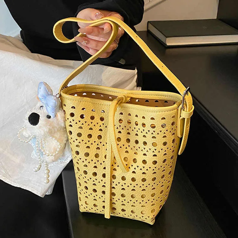 

Fashion Hollowed Out Bucket Bag Women Korean PU Casual Handbags Solid Large Capacity Shoulder Bags Chic Shopping Crossbody Pack