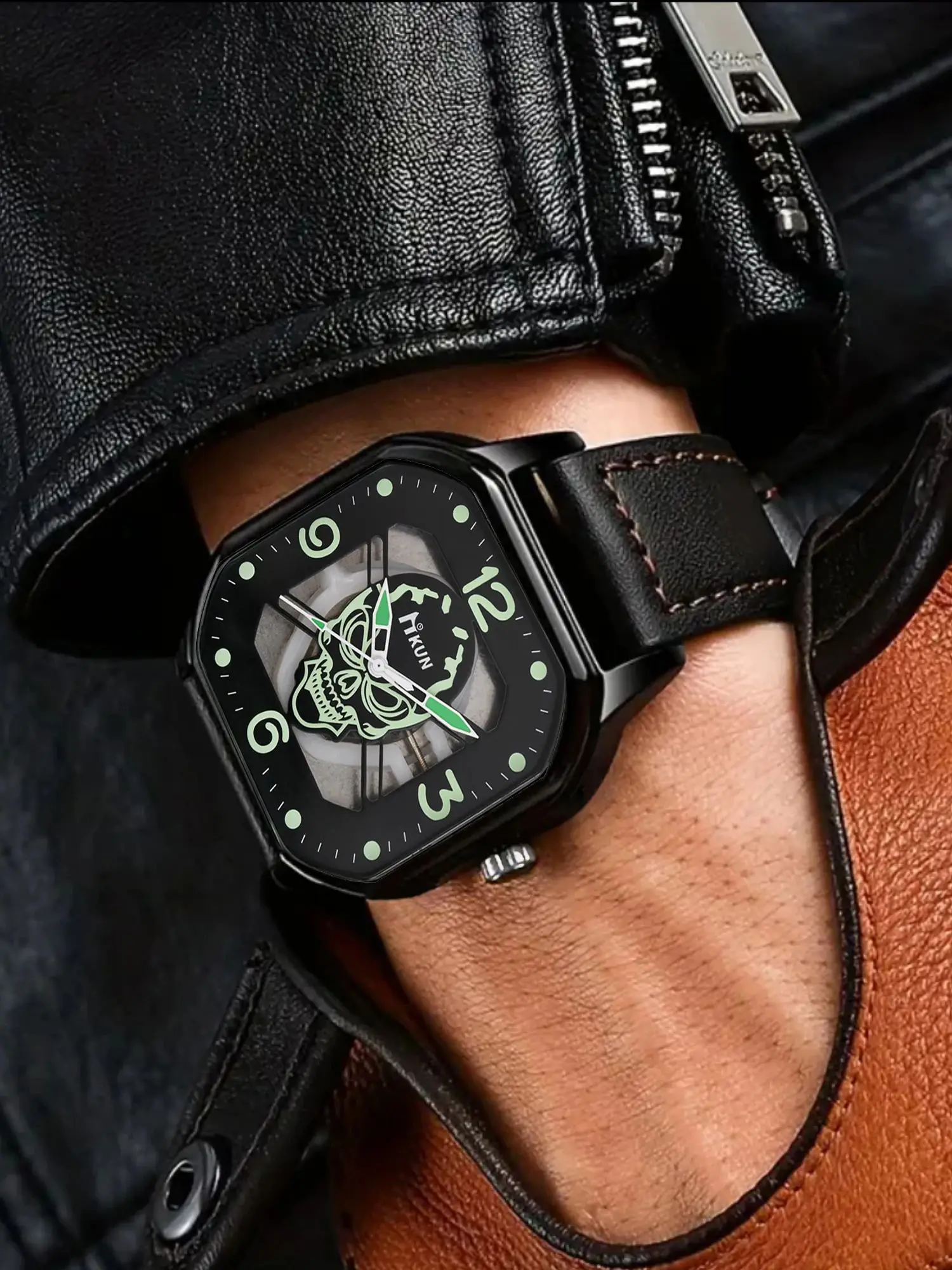 2 قطعة ساعة كوارتز رجالية عصرية داكنة نيثير وولف فلورسنت بمينا كبير مع محفظة صغيرة قصيرة محمولة رائعة، مناسبة لـ