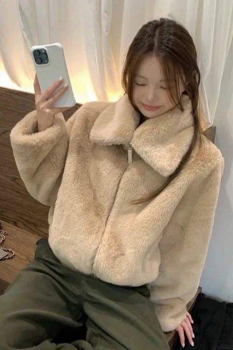 

Осенне-зимняя женская куртка из искусственного меха, приталенная, теплая, короткая