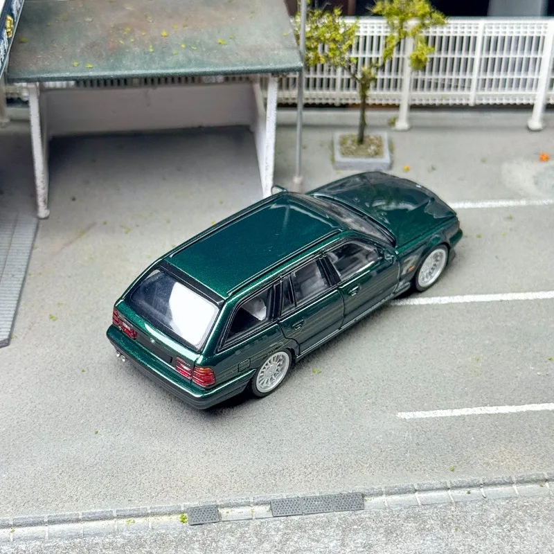 Mortal Diecast 1/64 Scale BMW E34 ALPINA B10 TOURING Car Model Alloy BMW E34 Station Wagon Car Model Gift Collection Ornament