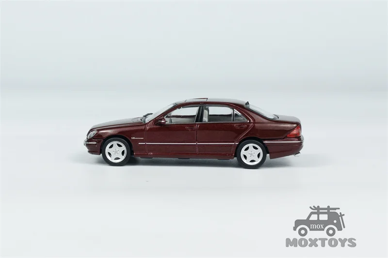 سيارة Tarmac Works 1:64 MB S 55 Bordeaux Red Metallic Diecast Model